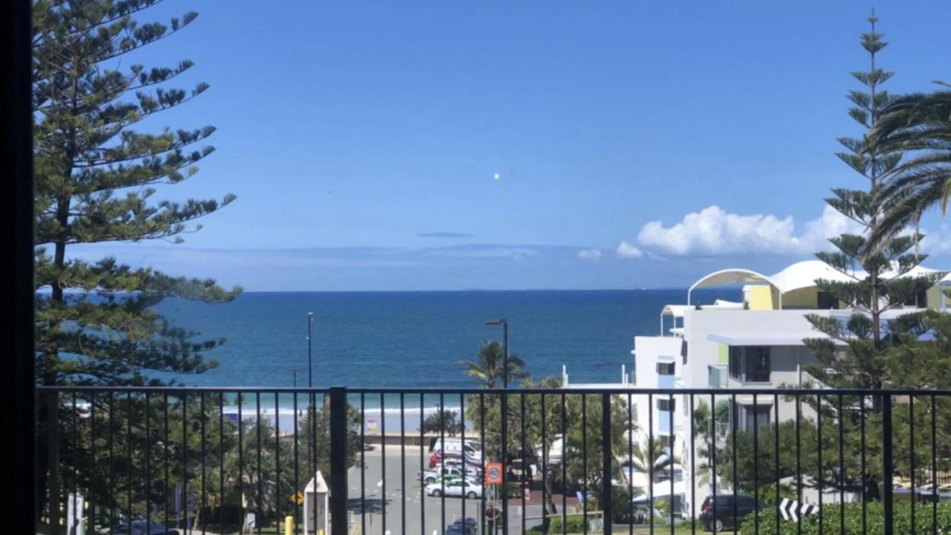 The Beach At Your Doorstep! Caloundra